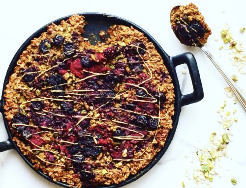 Chocolate Pistachio Berry Baked Oatmeal